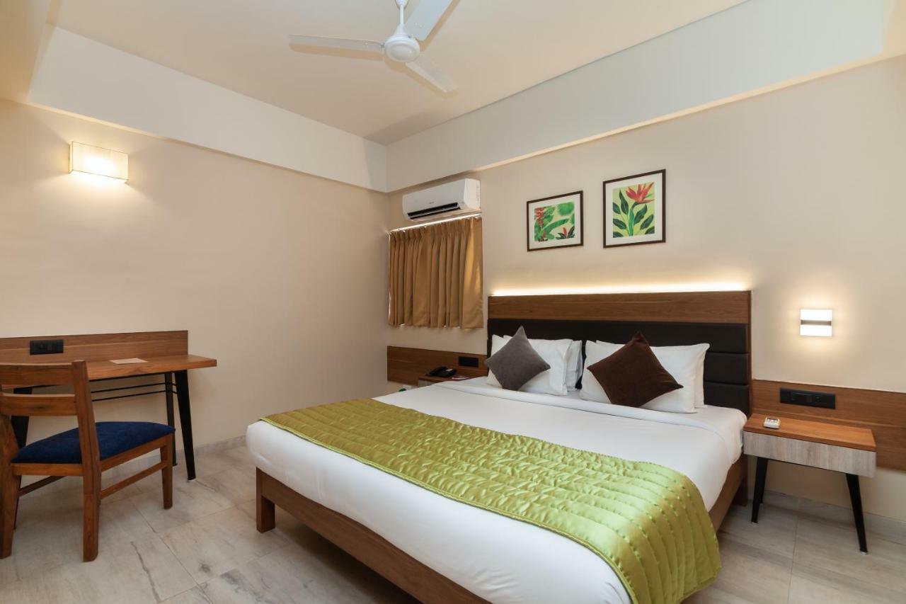 Somy Plaza Calangute Goa - Formerly Somy Resort Buitenkant foto
